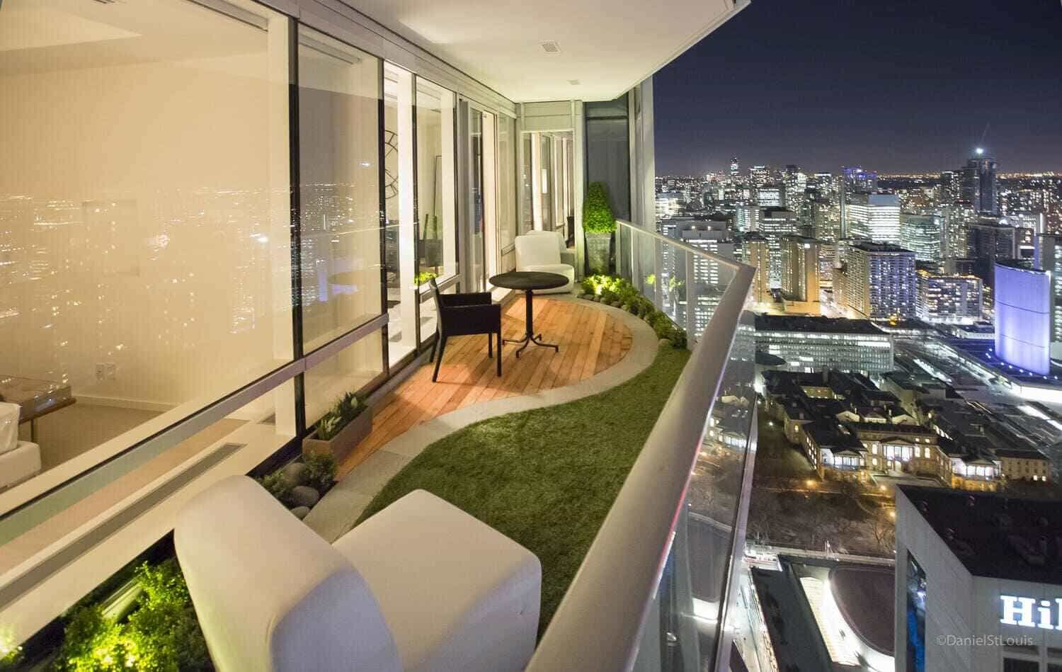 Modern high-rise glass partition maintenance in downtown core